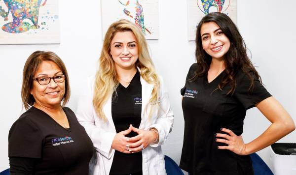 275236880_1324719774669398_6381975374677502883_n