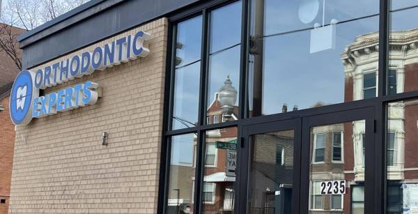 orthodontic-clinic-in-chicago-exterior.jpg