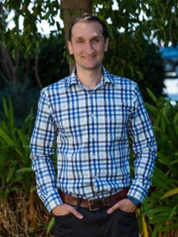 R-Simarro-225×300-1