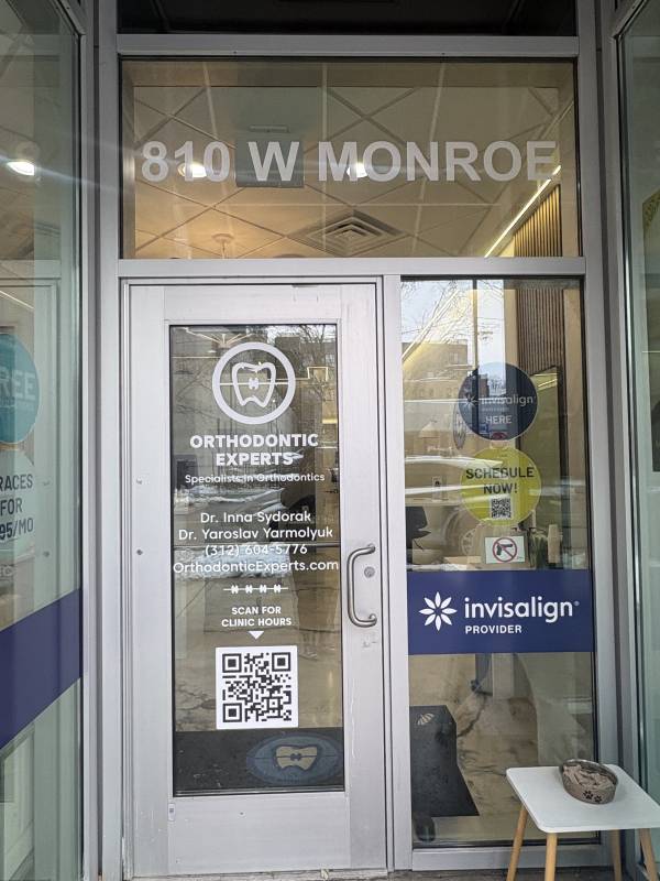 Orthodontic Experts West Loop Clinic Entrance